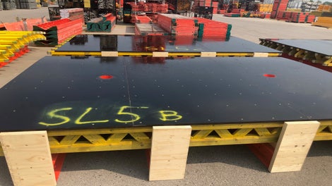 Kompletni elementi oplate zajedno s remenatama za geometriju pripremljeni su na PERI skladištu i gotovi isporučeni na gradilište.