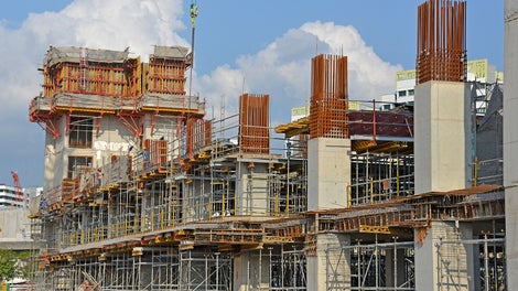 VARIO GT Column Formwork was used on these columns achieving smooth concrete finishing.