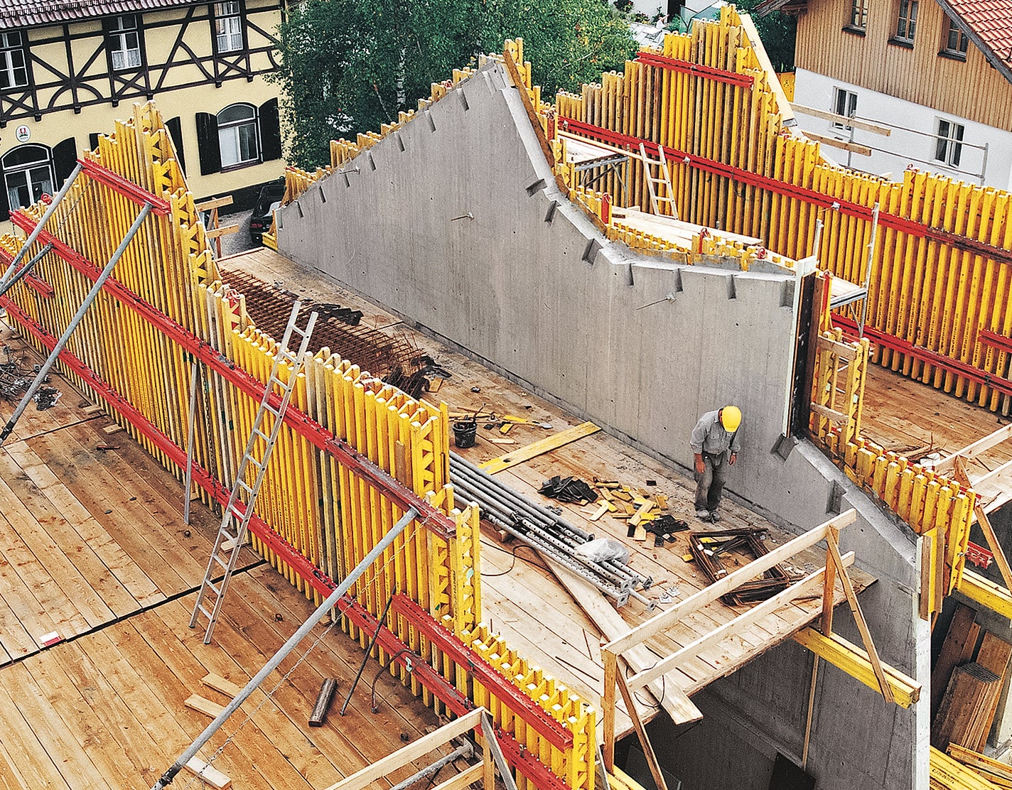 Personnalisez non seulement le parement, mais aussi la forme de la tour VARIO GT 24 selon vos besoins. Une adaptation facile qui s'ajuste précisément à votre chantier, assurant une efficacité optimale.<br/>