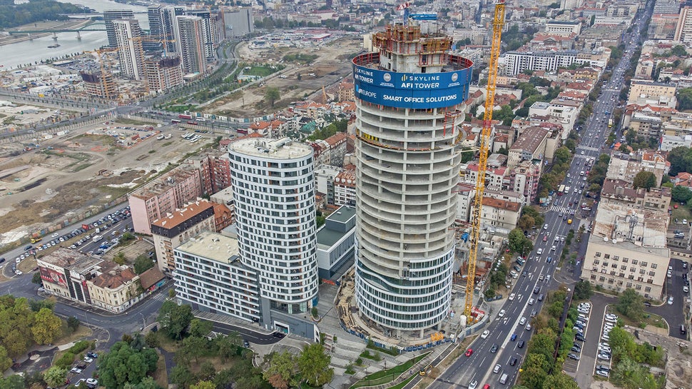 Skyline AFI Tower poslovni toranj, visine 132 m, deo je poslovno-stambenog kompleksa Skyline Belgrade