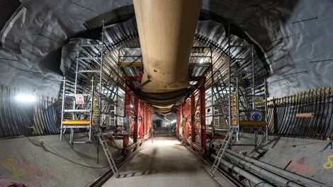 Combining PERI UP with standard components from our VARIOTKIT allows us to increase the traveller system's capabilities.