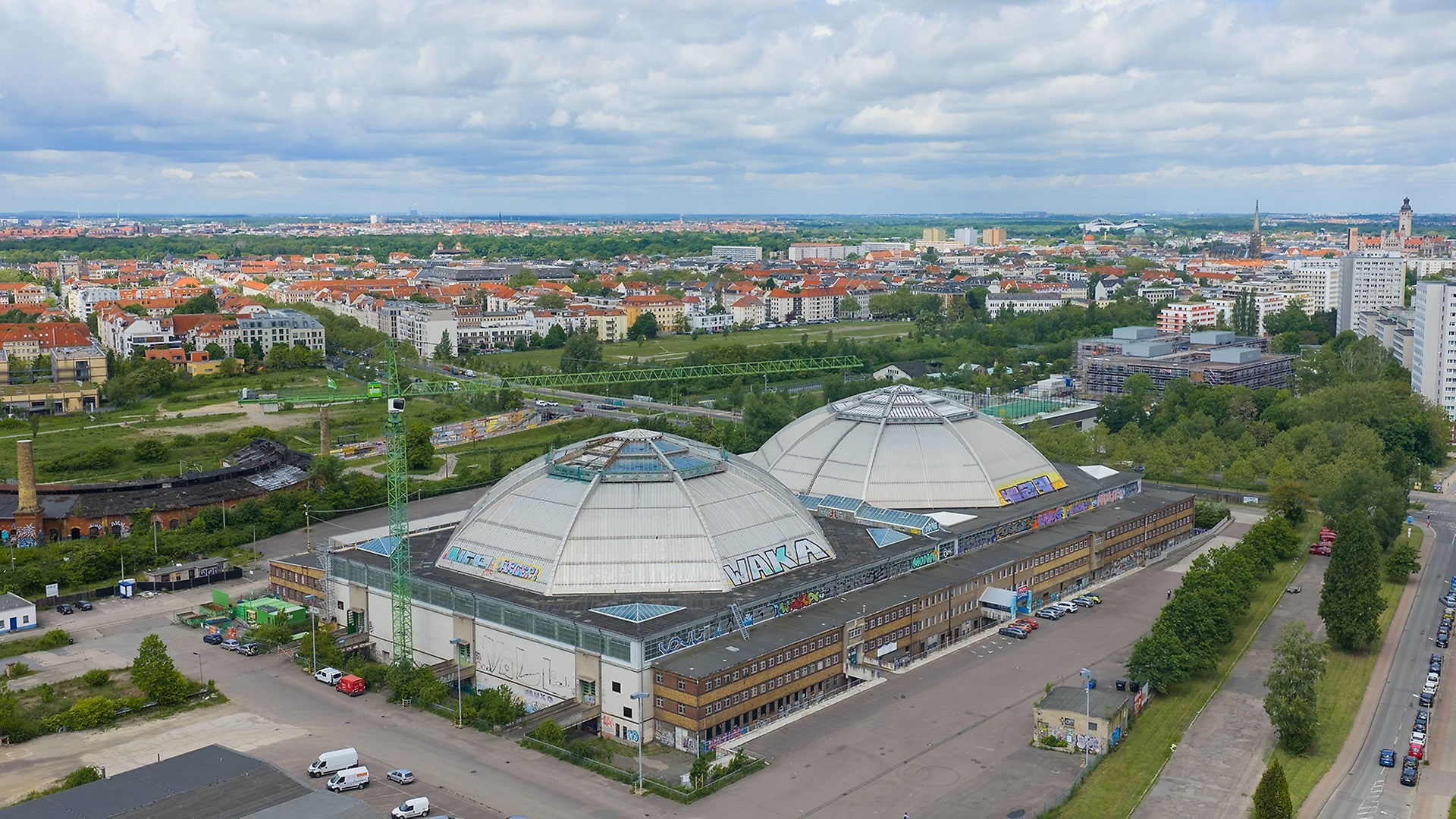 Die ehemalige Großmarkthalle – im Volksmund „Kohlrabizirkus” genannt – soll zukünftig das neue Zentrum für Kultur, Sport und Freizeit werden. Das Wahrzeichen der Stadt Leipzig steht unter Denkmalschutz.<br/>