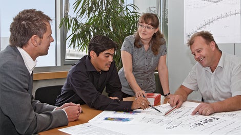 Bei Erfordernis erstellt PERI prüffähige statische Berechnungen. So können sich unsere Kunden auf ihre wesentlichen Aufgaben zur Auftragserfüllung konzentrieren.
