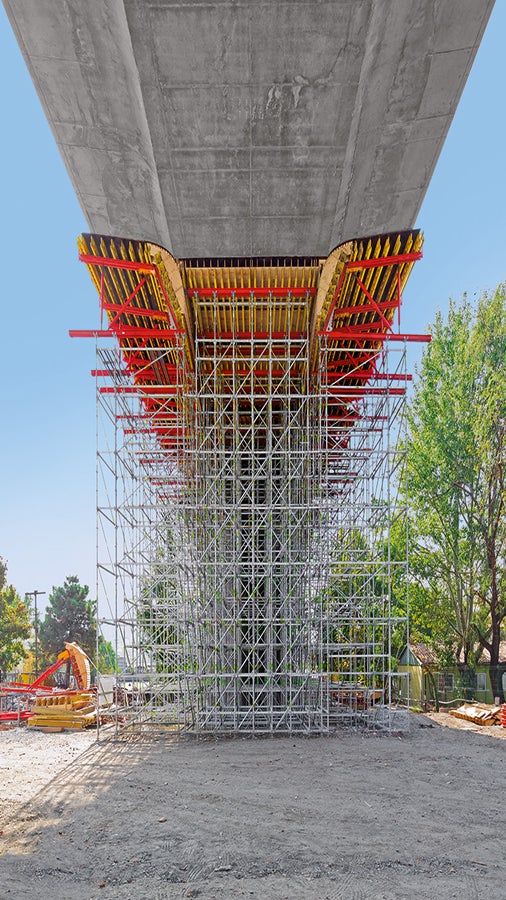 Umístění každého sloupku v systému je přizpůsobeno tvaru stavby a přenášenému zatížení.