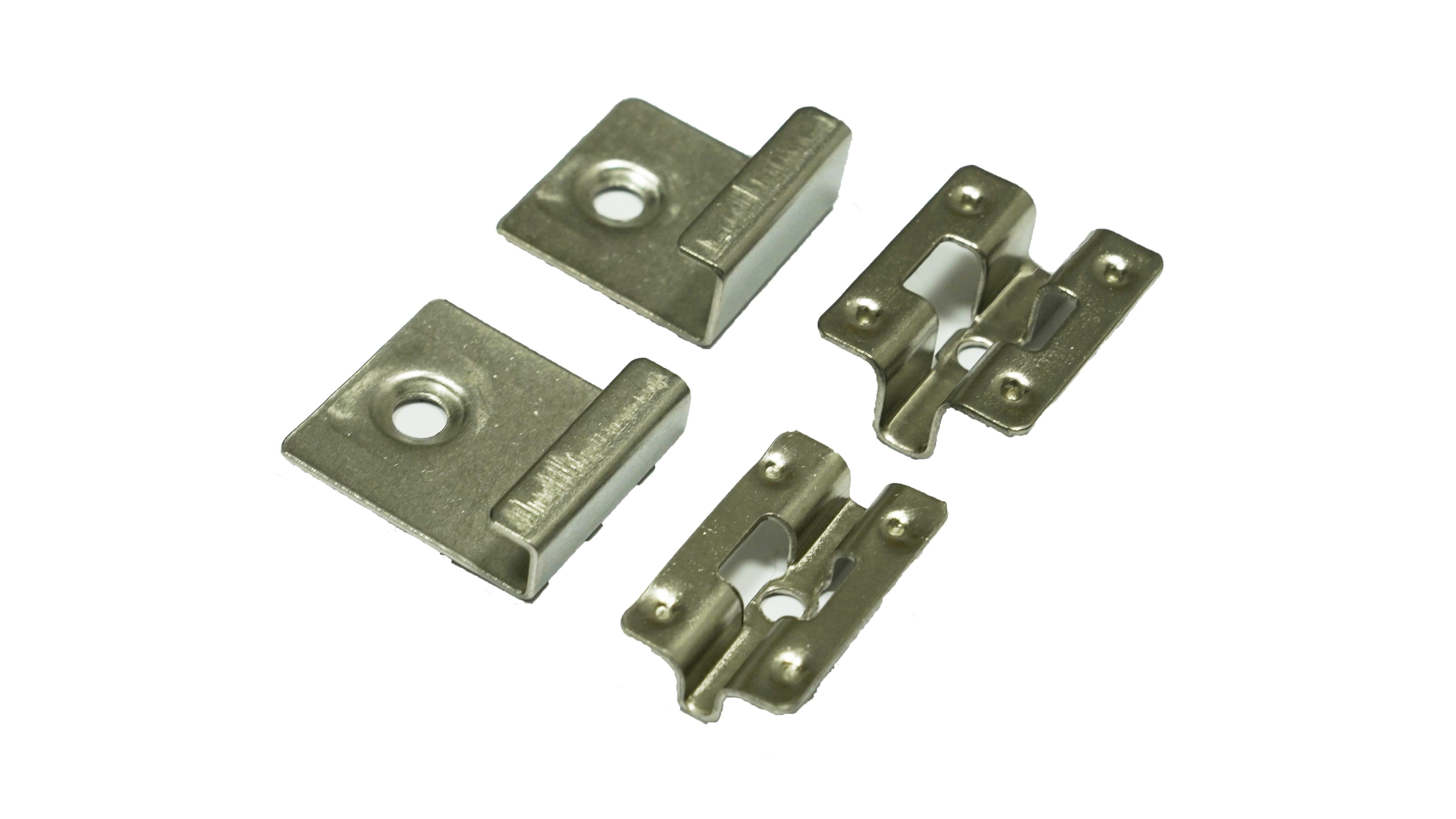 Startovací a průběžné klipy pro připojení terasových prken s drážkou k profilu