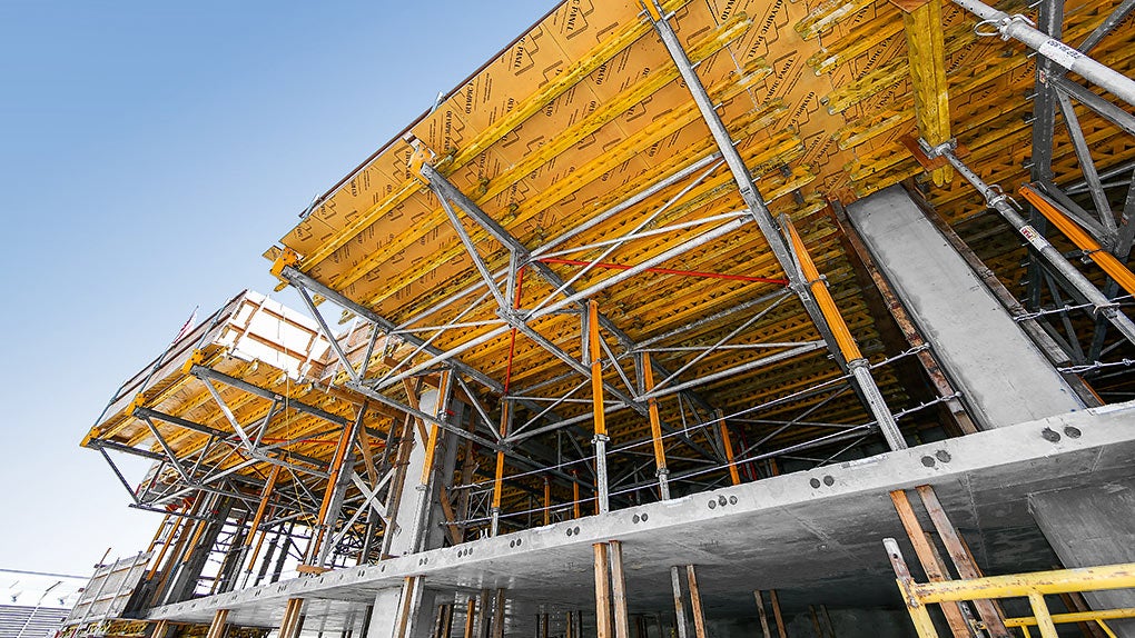 SKYTABLE Slab Tables are easy to lower and require only short lowering distances.