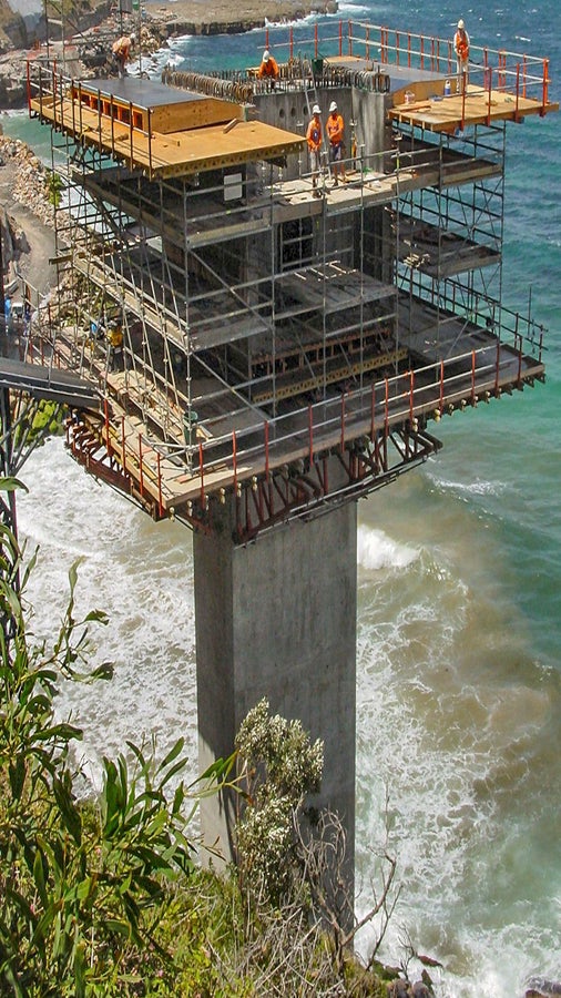 Installation of soffit decking units on PERIUP shoring
