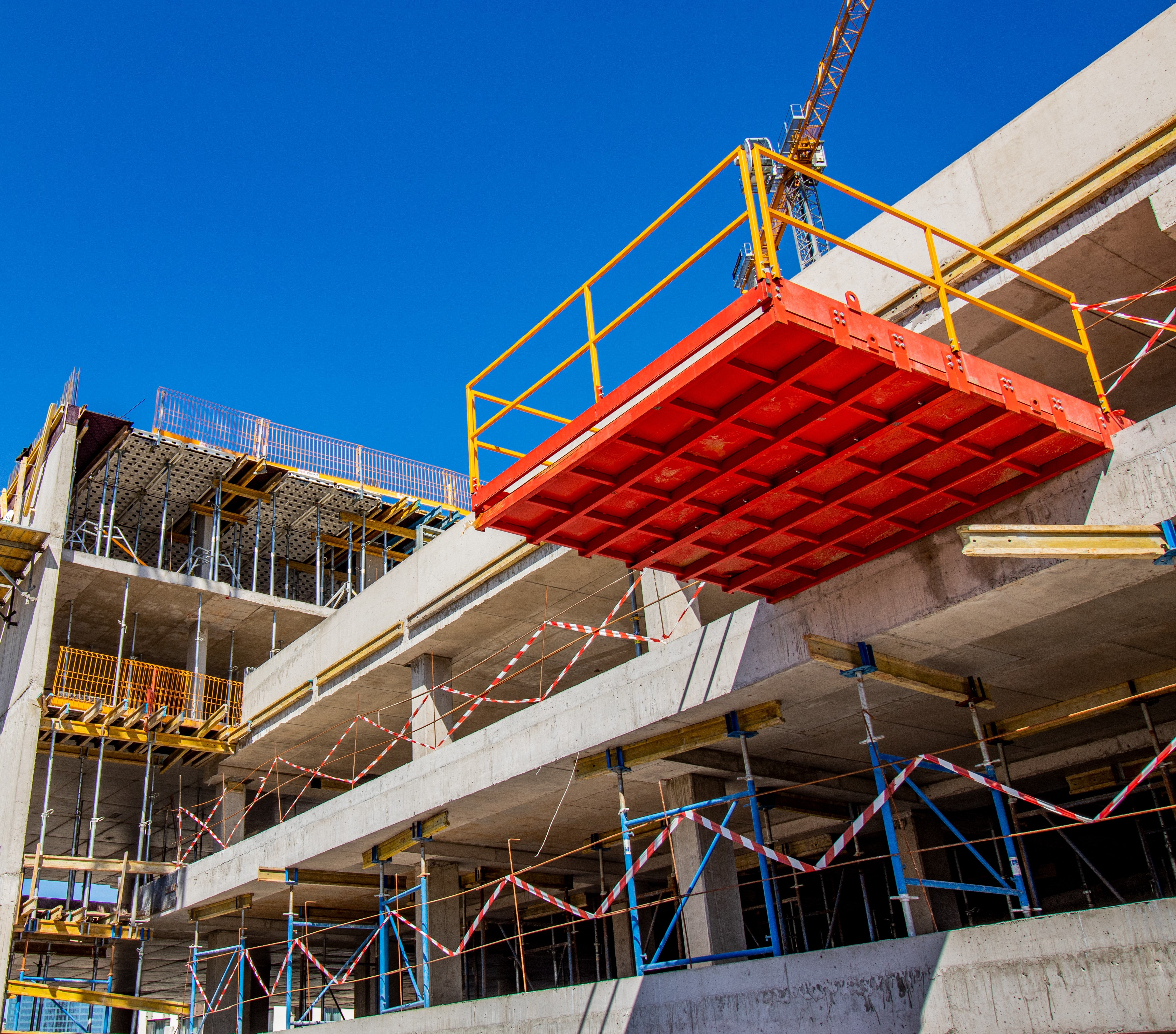 PERI компоненти - товарна рампа с телескопични подпори