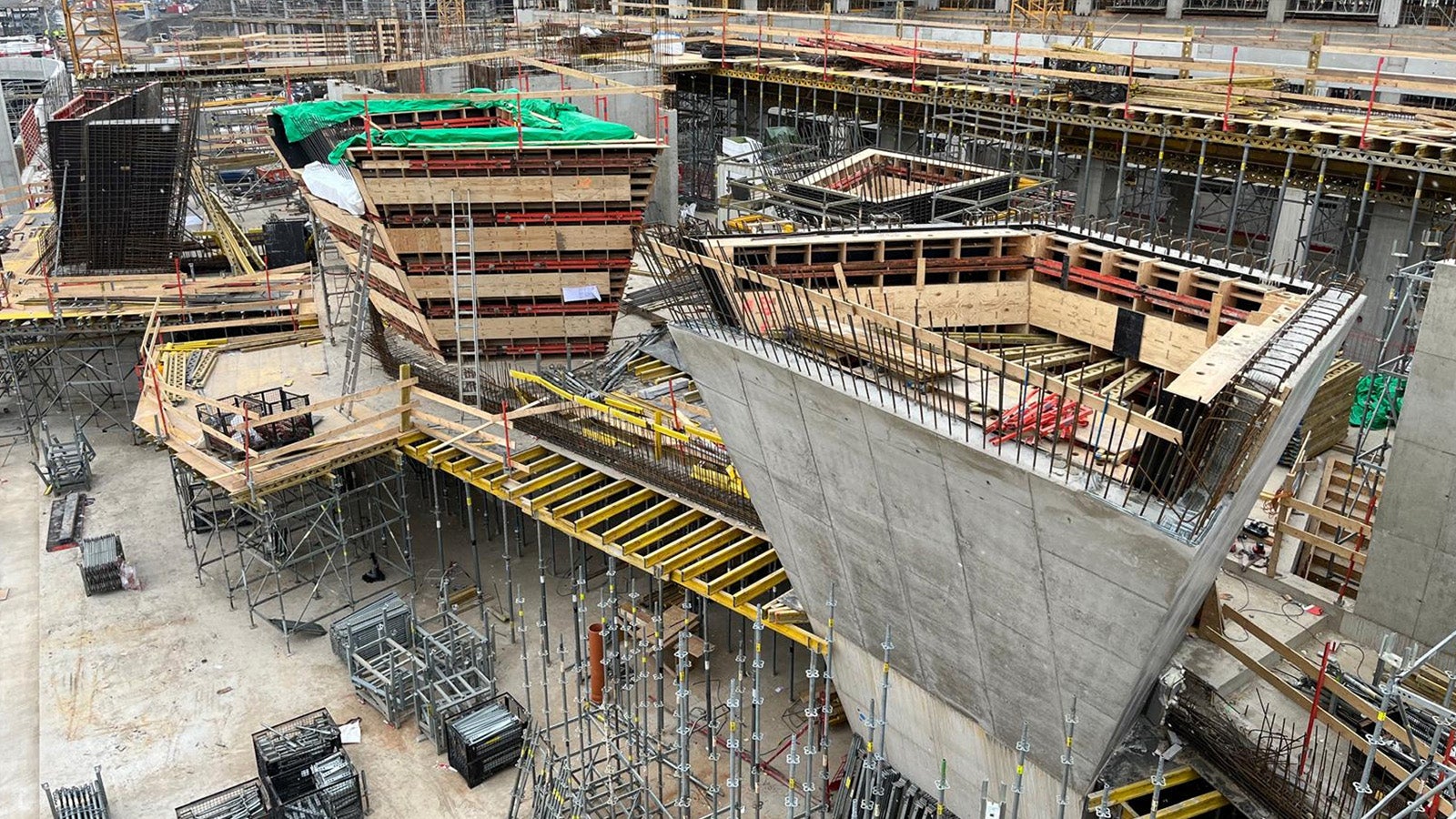 Dankzij de door DataForm.Work gefreesde bekistingen kon men snel handelen en de bekisting op maat snel leveren.