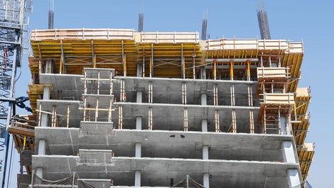 SKYTABLE Slab Tables are ideal for forming large slab areas quickly and safely in buildings with open facades.