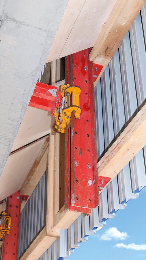 Элемент крепления ветрозащиты к перекрытию.