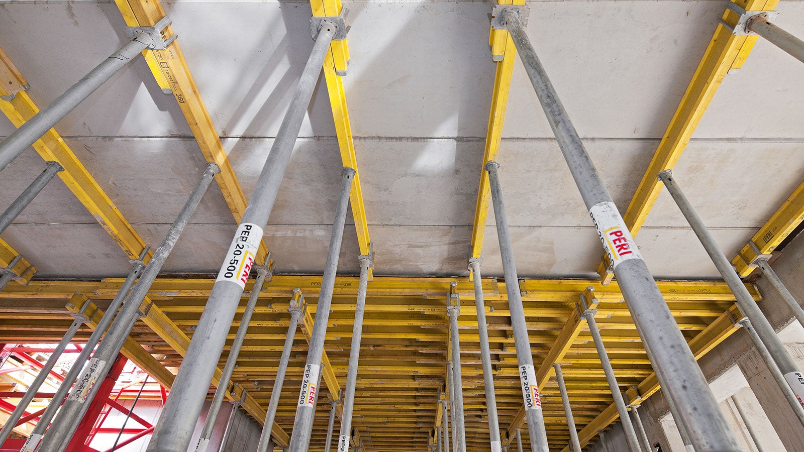 Deskowanie stropowe MULTIFLEX dla stropów Filigran oraz wylewanych na mokro.