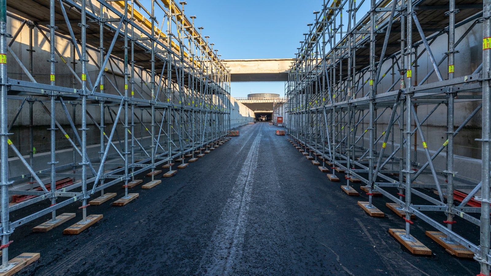 Strakke uitvoering en realisatie PERI UP Flex inclusief steigersloffen 500x200x50 mm.