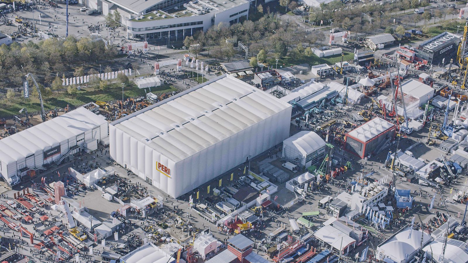 <p>U listopadu je krenulo 33. izdanje baume u M&amp;uuml;nchenu. Pod motom &amp;bdquo;Oblikujmo budućnost&amp;ldquo; PERI je u svojoj modernoj izložbenoj hali predstavio brojne novitete kao &amp;scaron;to su PERI UP Cladding, XR Ecosystem, novi portal za klijente myPERI, SKY sidro ili moderniziranu MAXIMO zidnu oplatu.&amp;nbsp;</p><br/><br/><p>I u okvirma 3D tiska betona tijekom čitavog trajanja sajma tiskalo se uživo.&amp;nbsp;</p><br/><br/><p>&amp;nbsp;</p><br/>