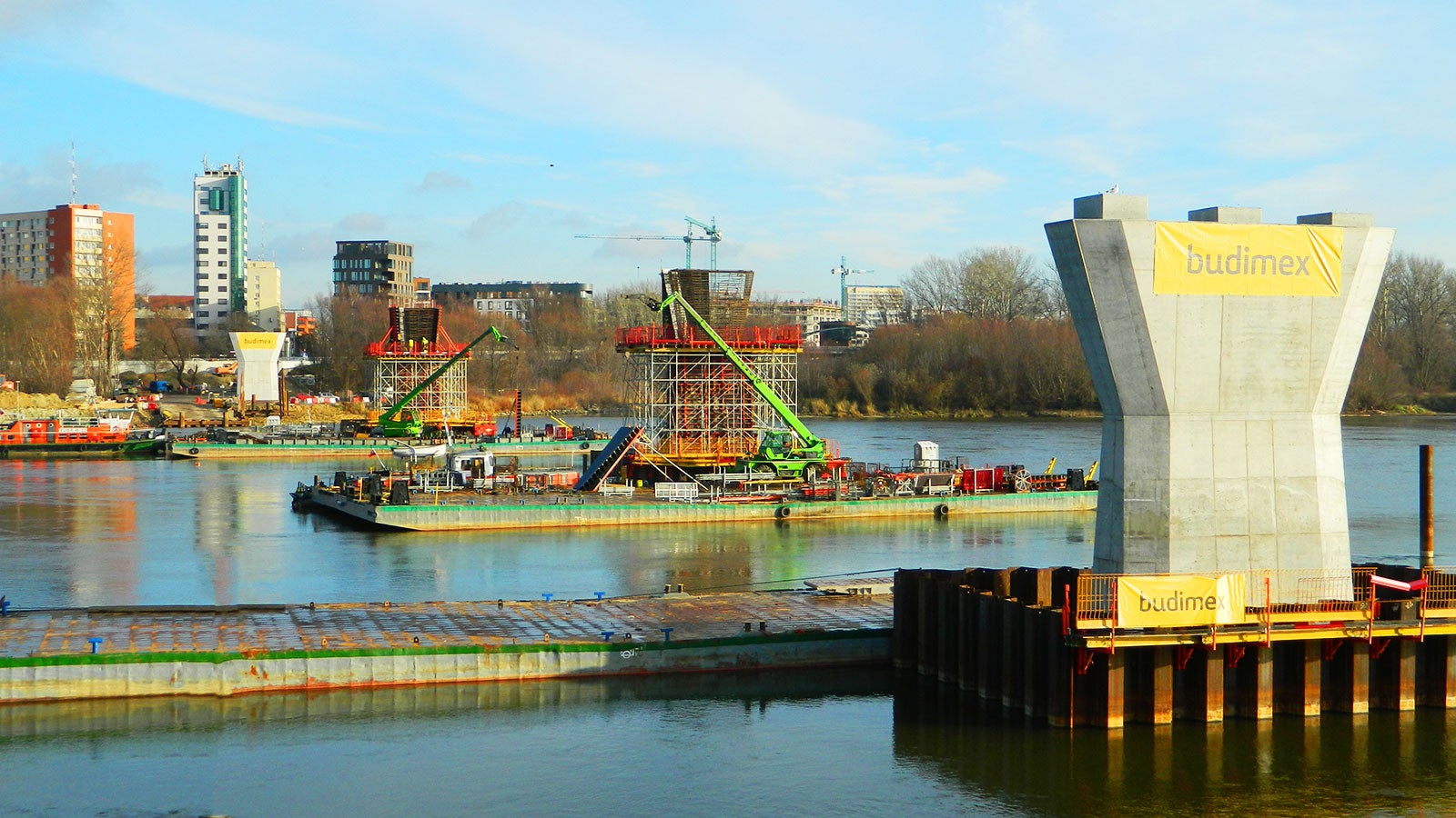 Budowa kładki pieszo-rowerowej przez Wisłę