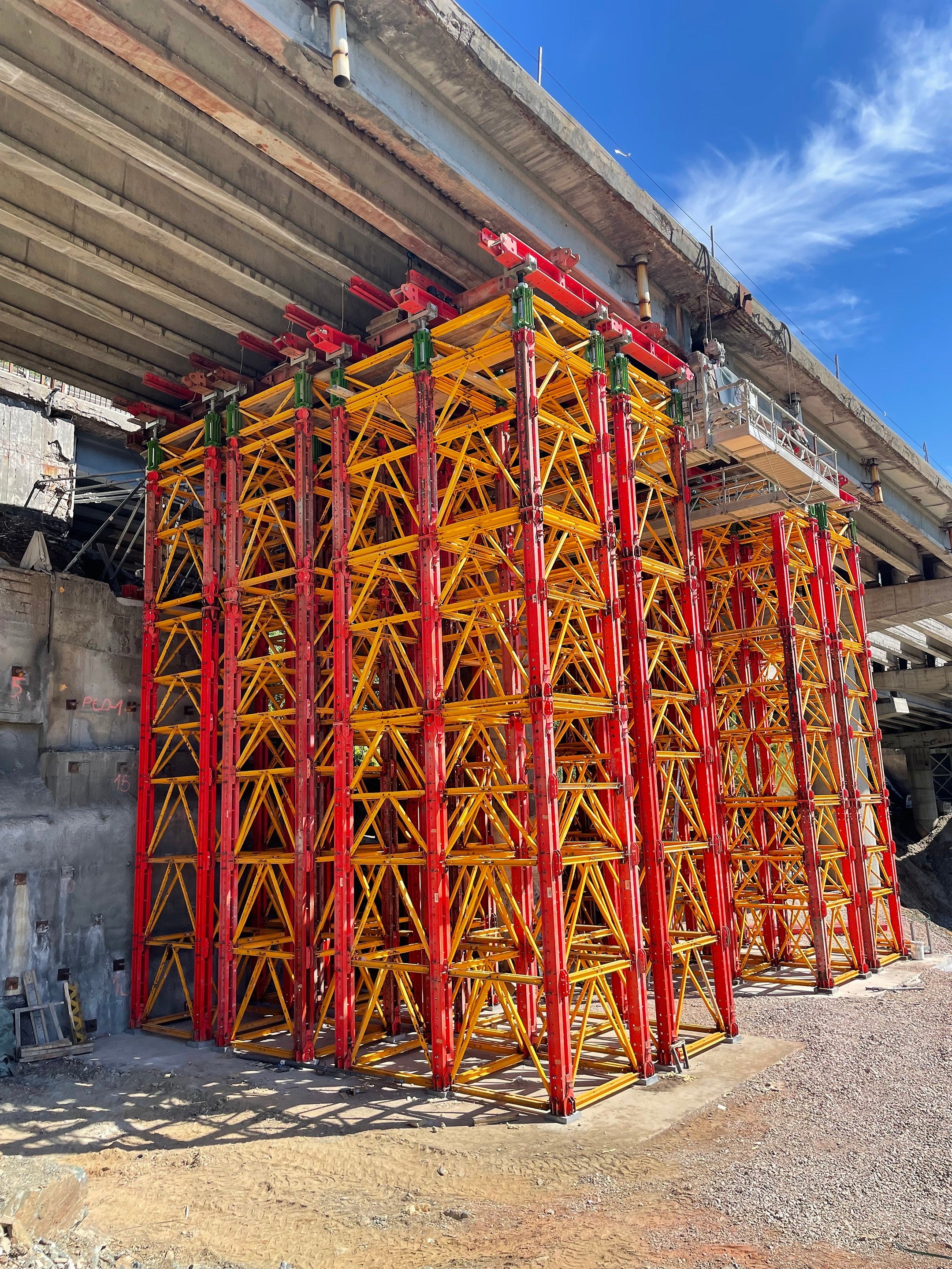 Реконструкция на съществуващото съоръжение на км 34+220 от магистрала Хемус 