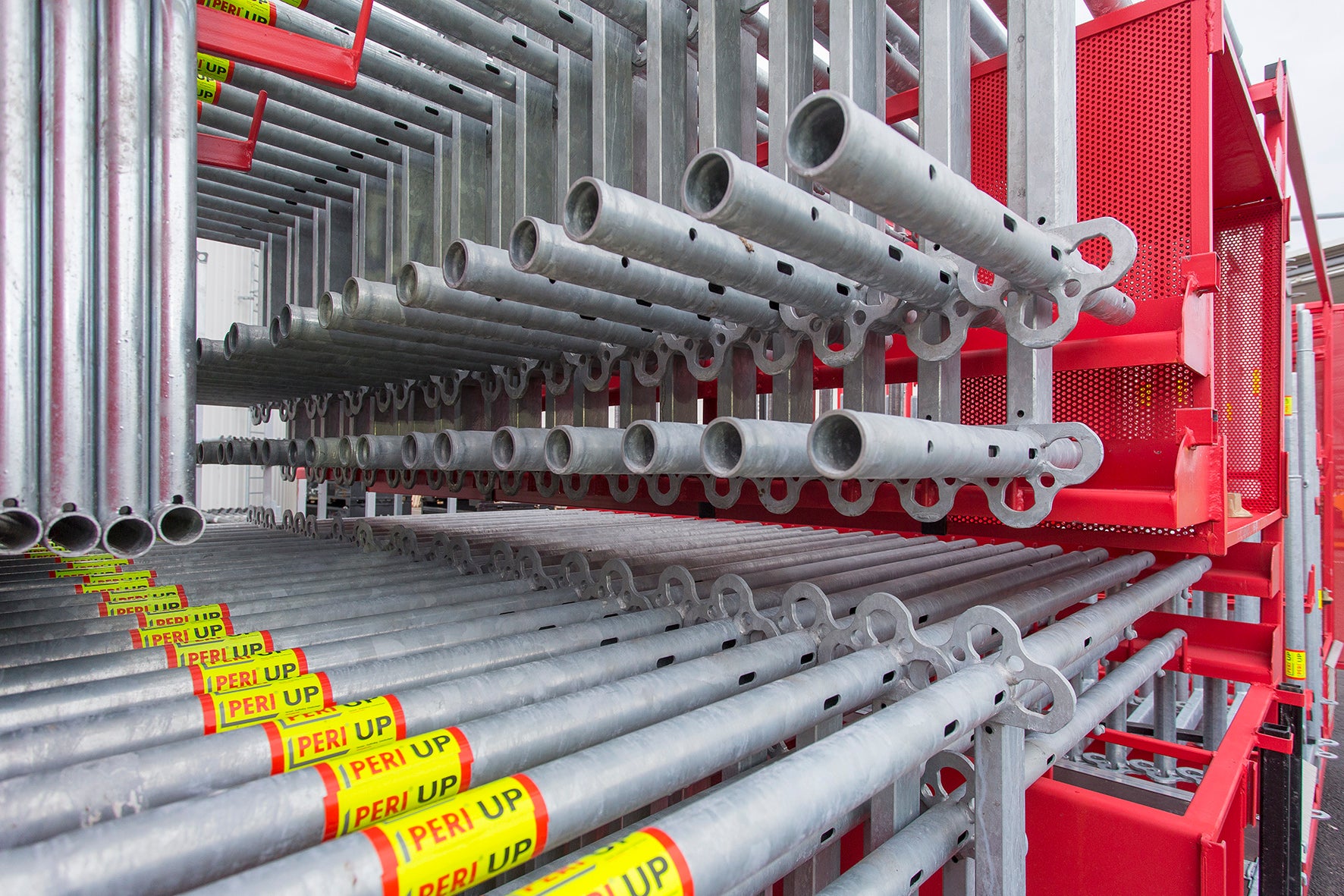 为每个不同种类的组件定义了相应的位置，能够在地面徒手提取材料。