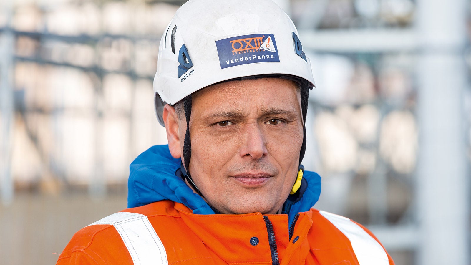 Together with PERI, we developed a great concept for the extraordinarily challenging pylon scaffolding on the Williams Bridge. Mounted overnight and laterally positioned on the concrete base, the VARIOKIT bridging made it possible to erect the 60 m high and 200 t PERI UP scaffolding construction without loading the carriageway and negatively affecting the flow of traffic. All deadlines could be met. The combination of VARIOKIT and PERI UP proved to be a good solution for the bracing and anchoring as well with wind force 10 being recorded on a number of occasions. In short, we are very pleased with both the PERI systems and our collaboration - a great example of 'Engineered Solutions'.