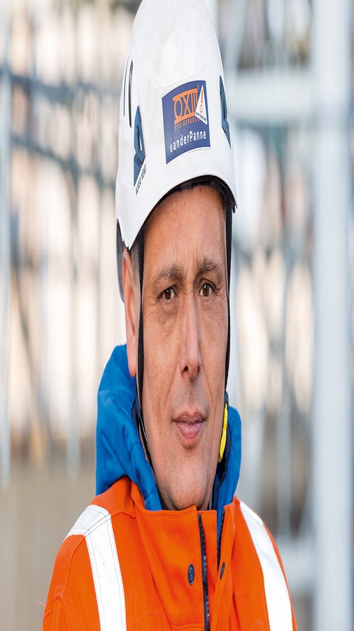 Together with PERI, we developed a great concept for the extraordinarily challenging pylon scaffolding on the Williams Bridge. Mounted overnight and laterally positioned on the concrete base, the VARIOKIT bridging made it possible to erect the 60 m high and 200 t PERI UP scaffolding construction without loading the carriageway and negatively affecting the flow of traffic. All deadlines could be met. The combination of VARIOKIT and PERI UP proved to be a good solution for the bracing and anchoring as well with wind force 10 being recorded on a number of occasions. In short, we are very pleased with both the PERI systems and our collaboration - a great example of 'Engineered Solutions'.