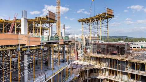 Our slab table solutions offer you maximum safety, especially at slab edges, and allow for fast forming times, particularly for large slab areas. We deliver the slab tables prefabricated and as assembled units to the construction site.