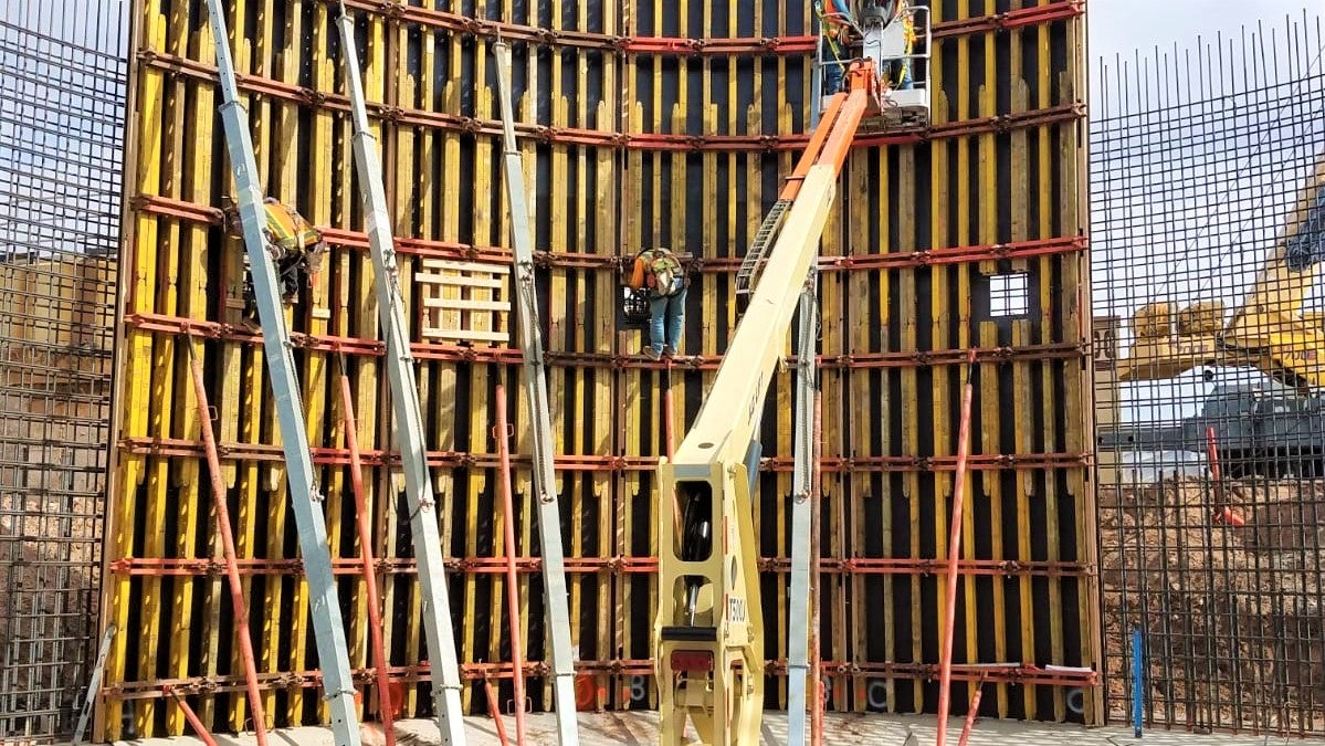 The contractor selected PERI as the formwork supplier for this wastewater treatment plant project.