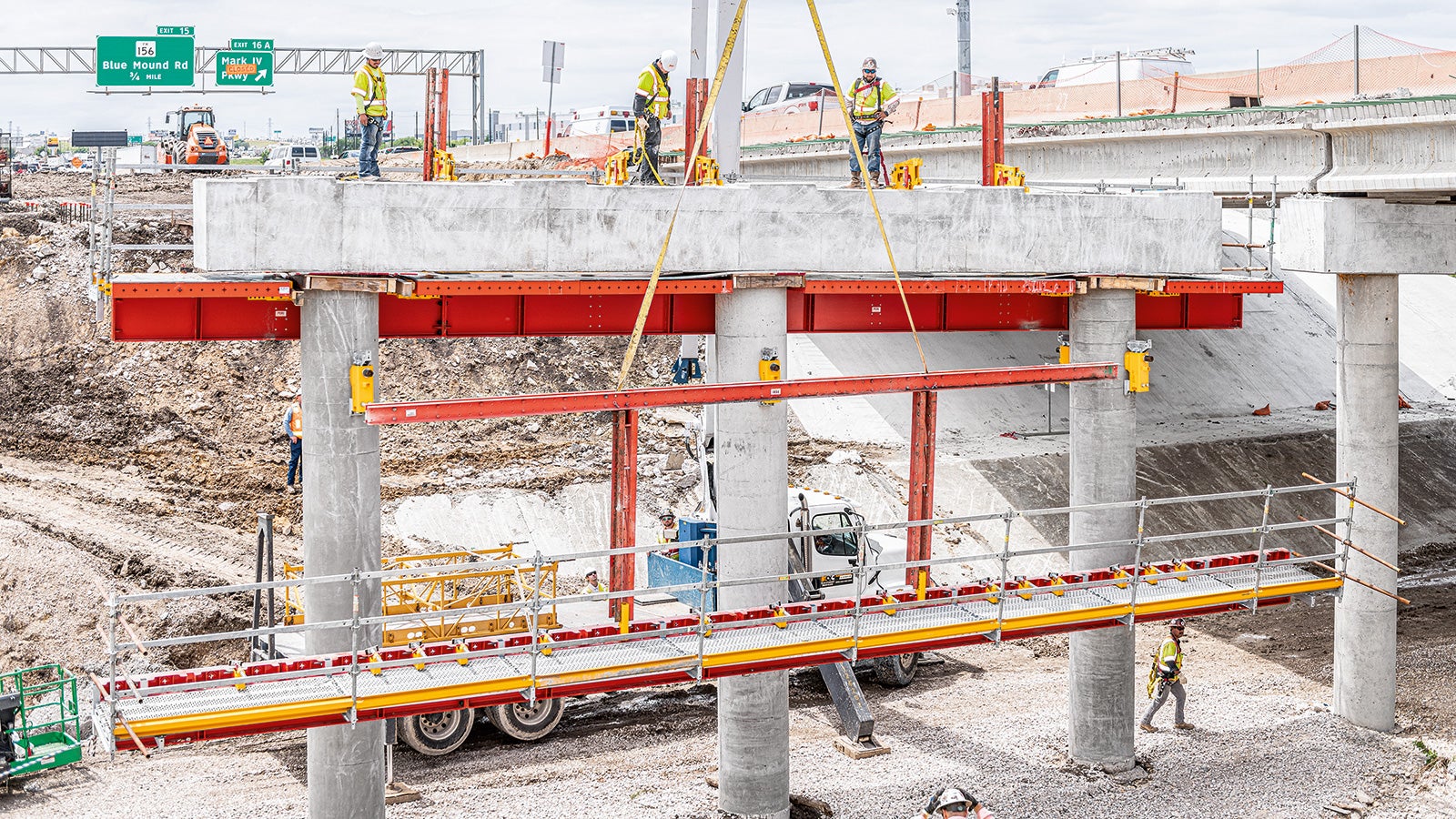 The innovative split-soffit striking method speeds up the cycle time enormously, meaning that fewer formwork sets are required. (Photo: Greg Folkin Photography)