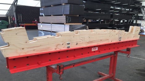 Sastavljanje predmontiranih oplatnih segmenata na PERI skladištu u Velikom Trgovišću.