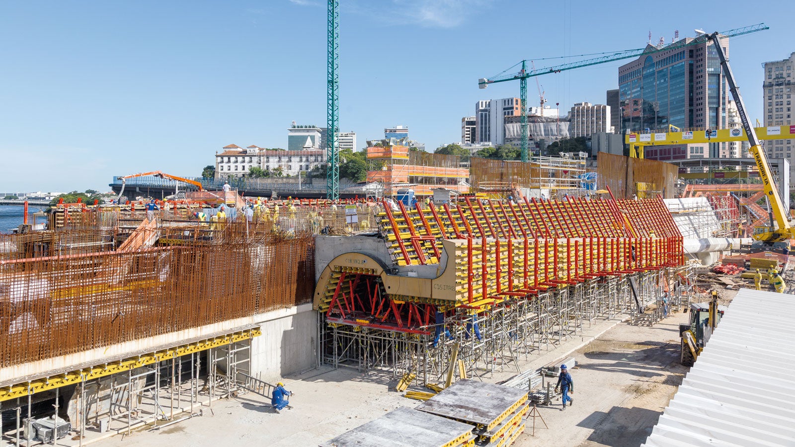 For realising the extraordinary museum on time and within budget, PERI planned, produced and delivered over 3,500 customised special formwork elements.