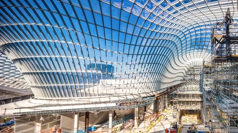 The undulating glass roof provides Australia&#039;s largest shopping centre with a very distinctive design feature. The unique configuration has already attracted a lot of attention. (Photo: David McArthur Parallax Photography)<br/>