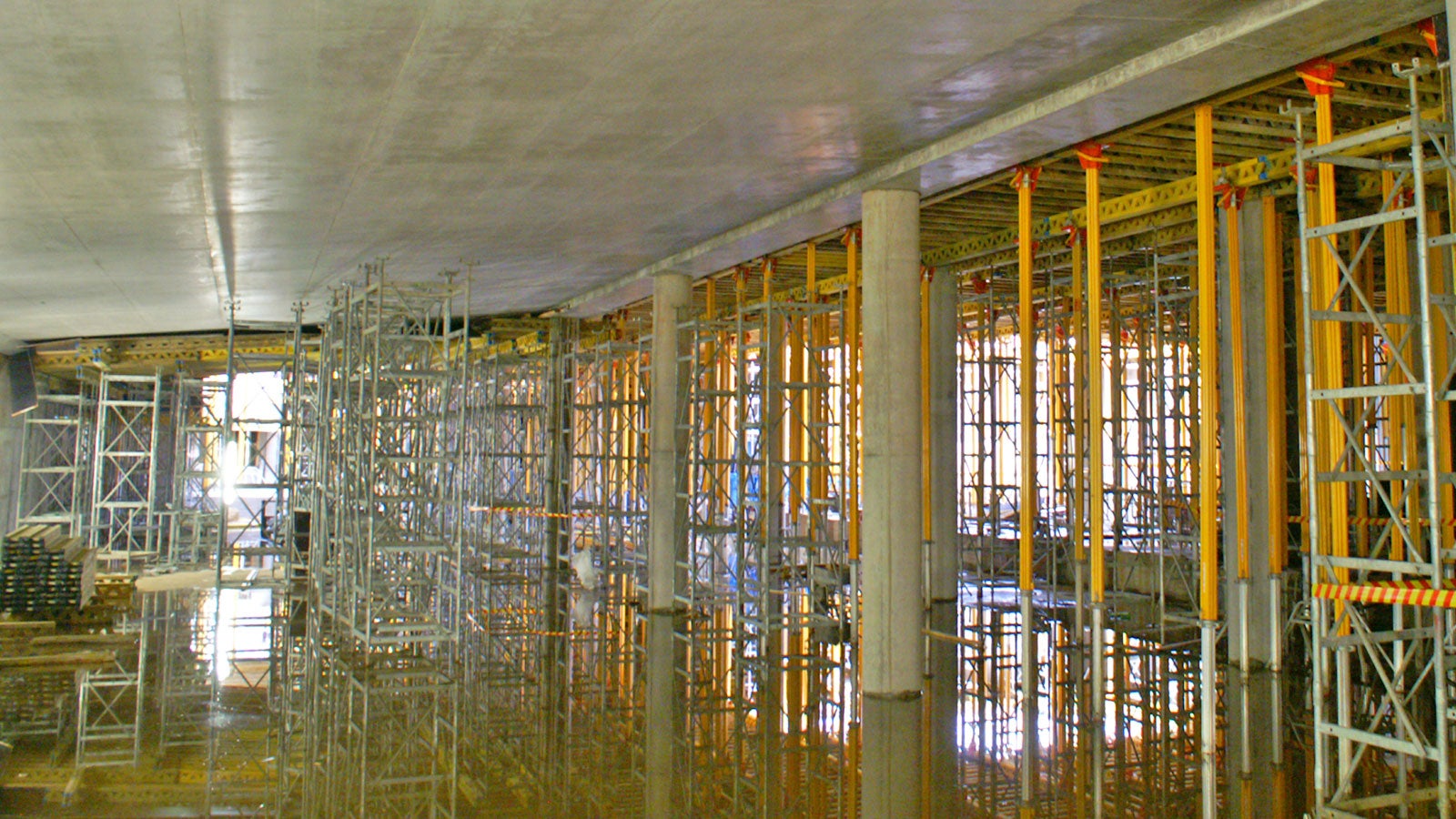 MULTIPROP-holvituet alimman kerroksen jälkituennassa.