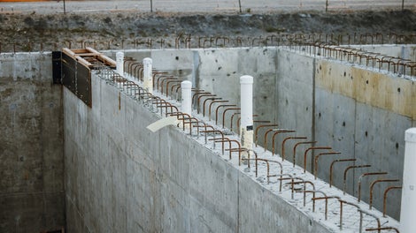 11,672 square feet of MAXIMO was utilized to deliver fast cycle times, minimal ties, and a high-quality concrete finish with efficient single-sided tie technology.