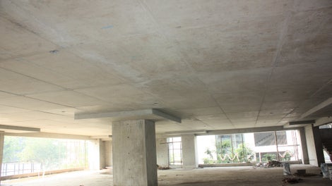 Concrete surface finish achieved with PERI ALPHADECK