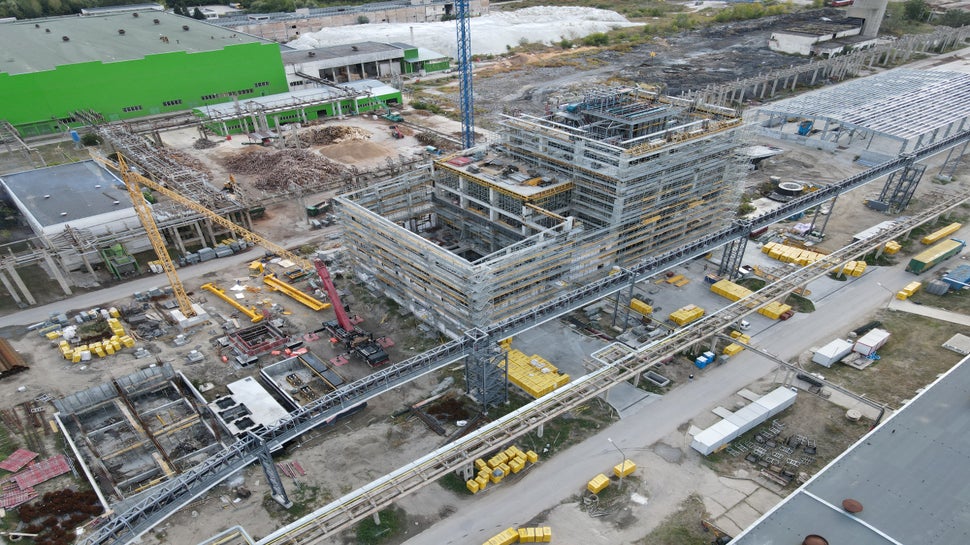 Индустриално изпълнение на модулна система скеле PERI UP Flex в завод Свилоза