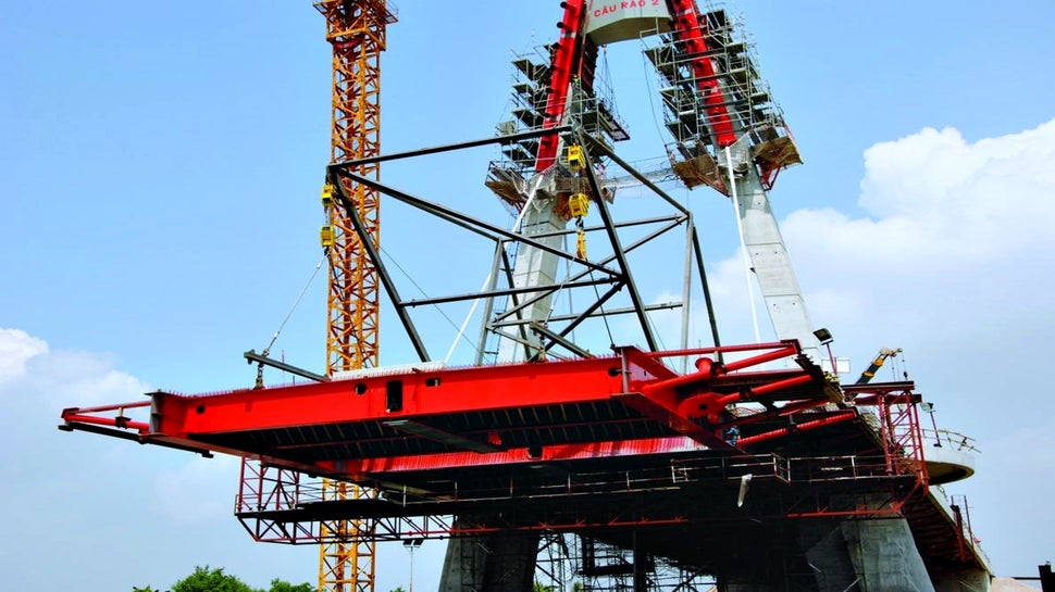  It features a span of 240m with one pylon carrying the main span of 120m and the nearest side span of 70m, and has 4 lanes and pavements in each direction. 