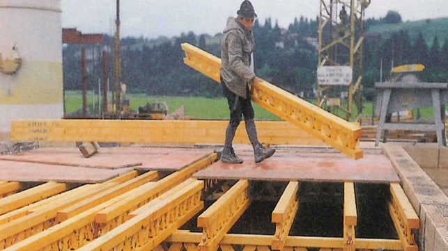 <p>Kao usavr&amp;scaron;ena verzija nosača T&amp;nbsp;70&amp;nbsp;V visine 36 cm novi drveni re&amp;scaron;etkasti nosač GT&amp;nbsp;24 uz istu stabilnost forme i s 12 cm manjom visinom osigurava vi&amp;scaron;e fleksibilnosti na gradili&amp;scaron;tu.&amp;nbsp;</p><br/>