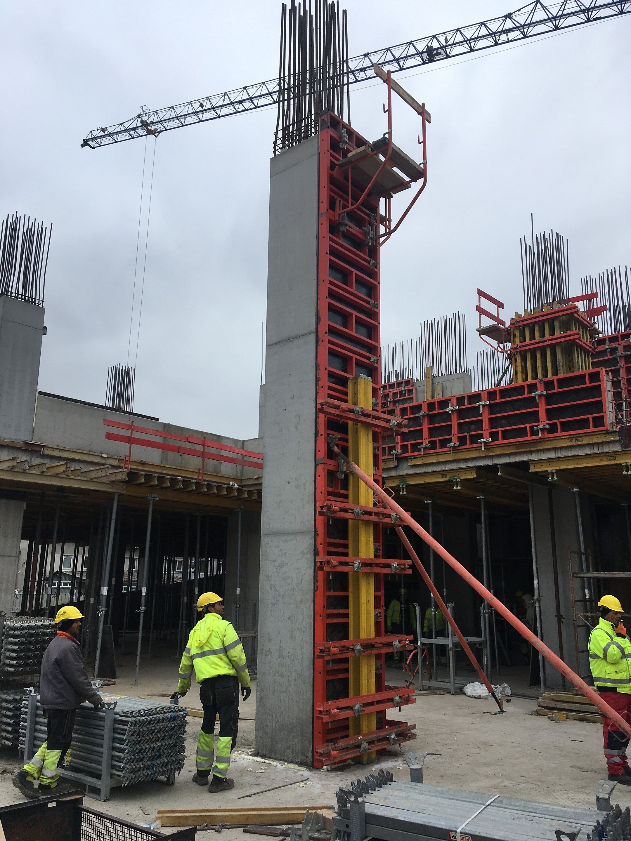 Възможностите на PERI - Кофражните системи достигат отвъд стандартите, когато е необходимо