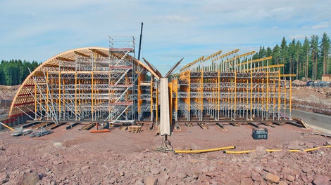 Vihersillan leveys on 35 ja pituus 55 metriä, ja se turvaa eläinten kulkumahdollisuuden tiealueen puolelta toiselle eri tasossa liikenteen kanssa.