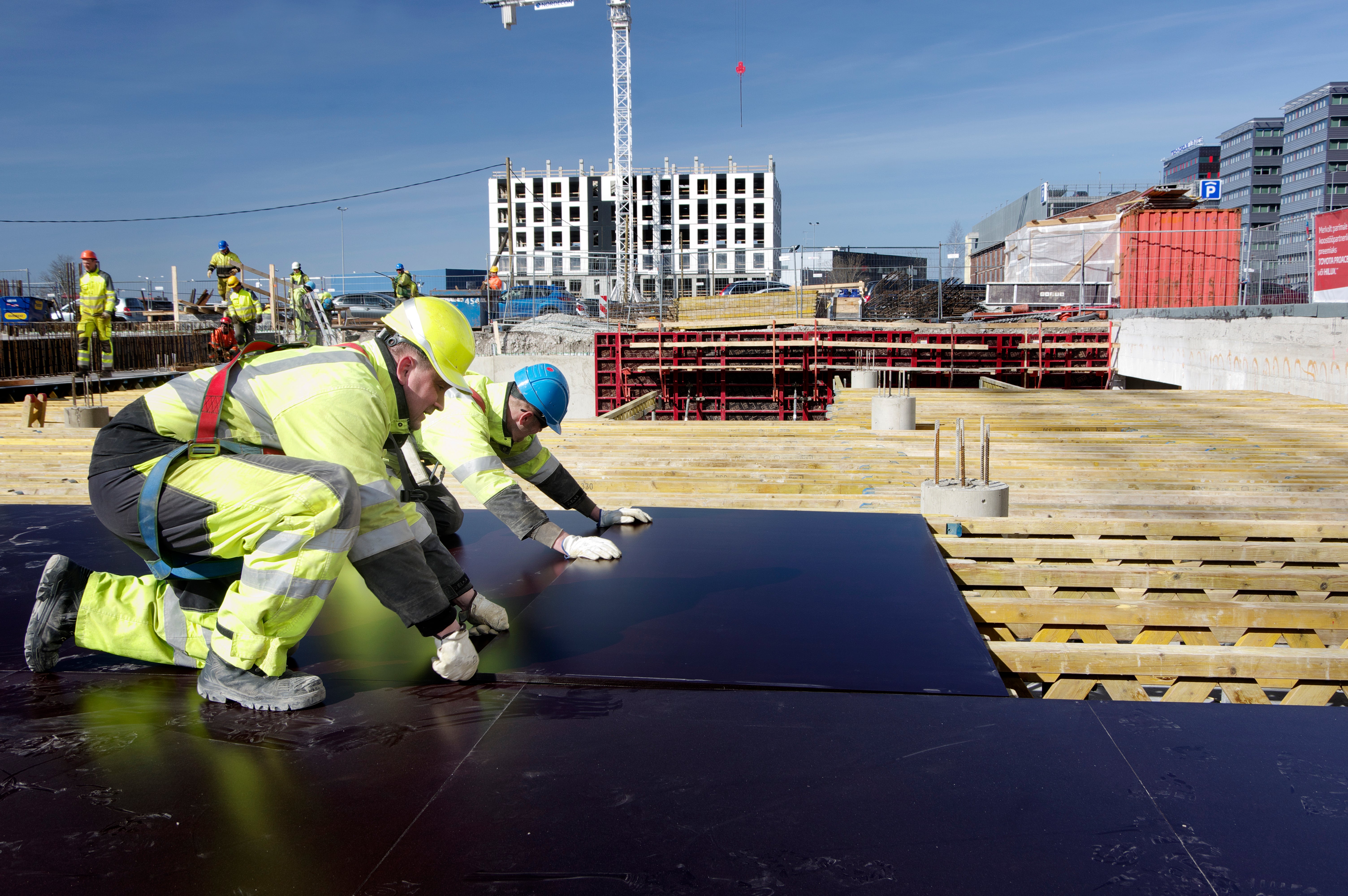 Kui juba ehitusfaasis saab muuhulgas tänu efektiivsetele raketiselahendustele kokku hoida aega ja tööjõudu, säästes sellega raha ning kulutatavaid ressursse (energia, transport, jms.) ning valmisfaasis on tegemist tänapäevase, keskkonda hoidva ning jätkusuutliku hoonega, on kogu komplekt igas mõttes väärtuslik.