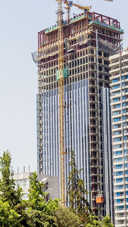 La Nueva Santa María nace con el fin de completar este conjunto, posee líneas contemporáneas, espacios privados de uso público y obras viales para una conexión expedita.