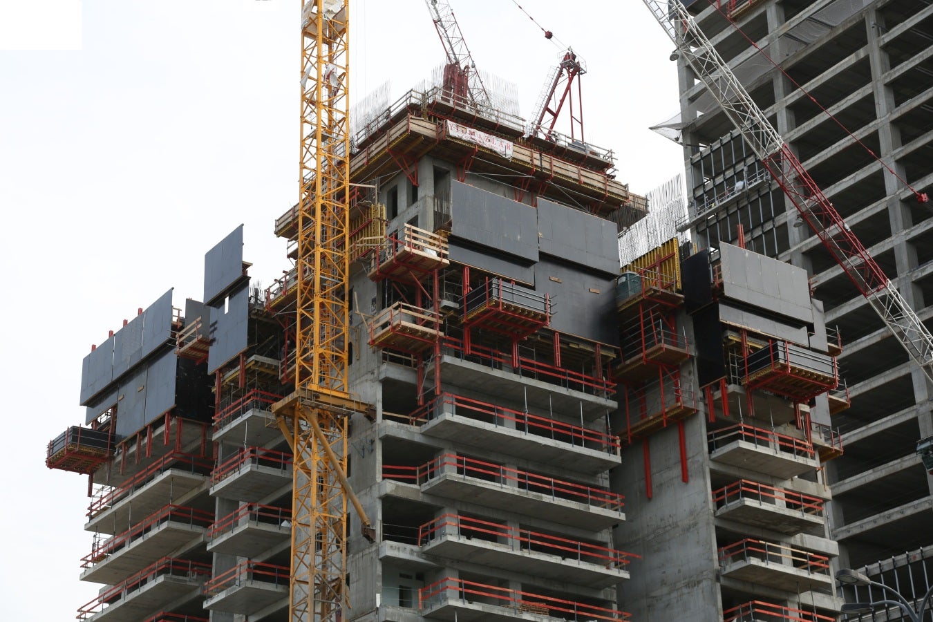 מערכת הגנה היקפית ופלטפורמות להעמסת ציוד <br/>