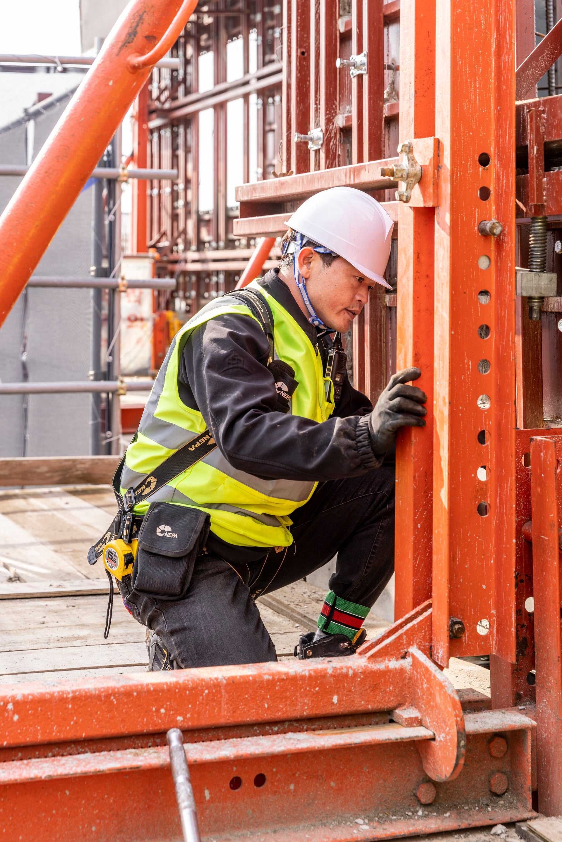 Dank neuem Klettermechanismus kann noch schneller und einfacher in die nächsthöhere Position geklettert werden. Die Antriebsschienen stehen, je nach Projektanforderung, in zwei verschiedenen Varianten zur Verfügung: RCS MAX C und CL<br/>