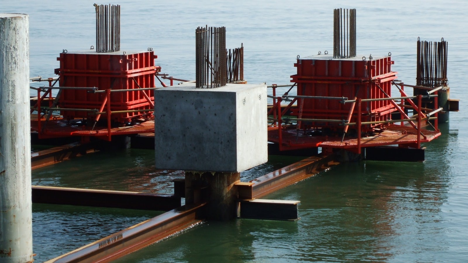 Maciço descofrado e maçiços betonados