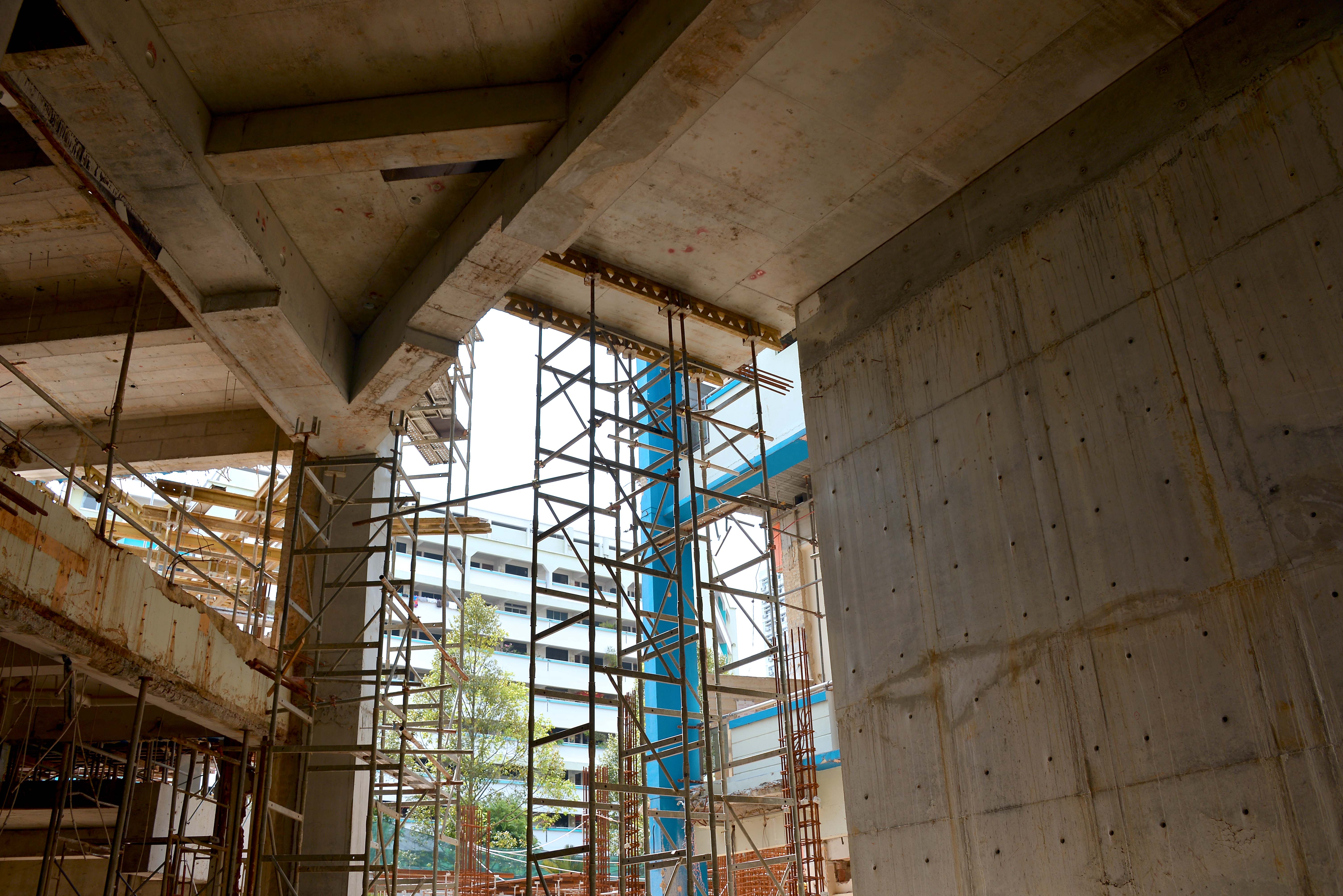 ST 100 high shoring of 10.2m height