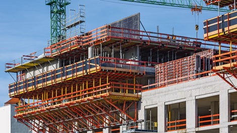 Konsolabstände und Bühnenbreiten wurden projektspezifisch an die Bauwerksgeometrie angepasst sowie die Reaktionskräfte bereits in der Planungsphase mit dem Bauwerksplaner abgestimmt.