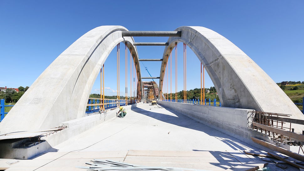 Mosty kolejowe nad korytem rzek Skawa i Stryszówka