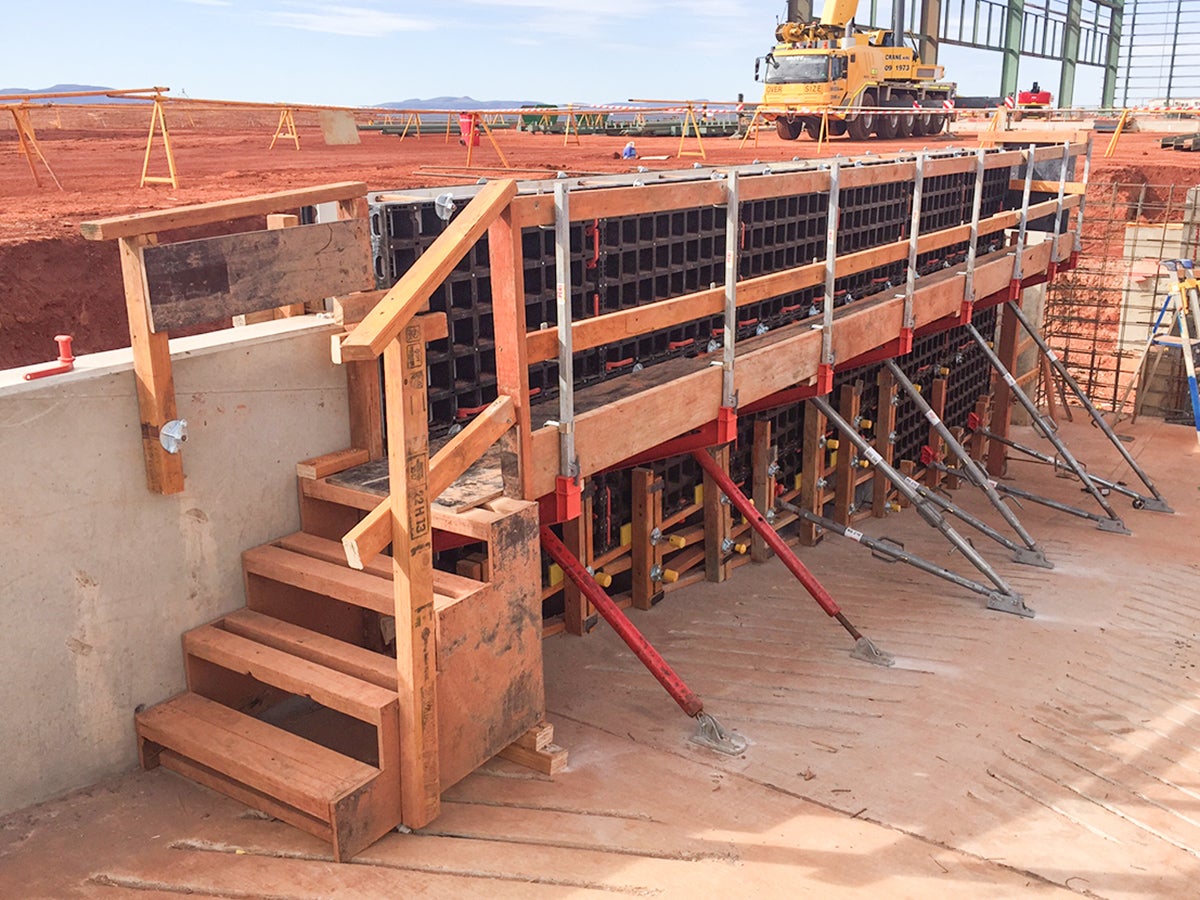 DUO Brackets and guardrail posts together with supplementary timber construction are used to build safe working platforms and access.<br/>