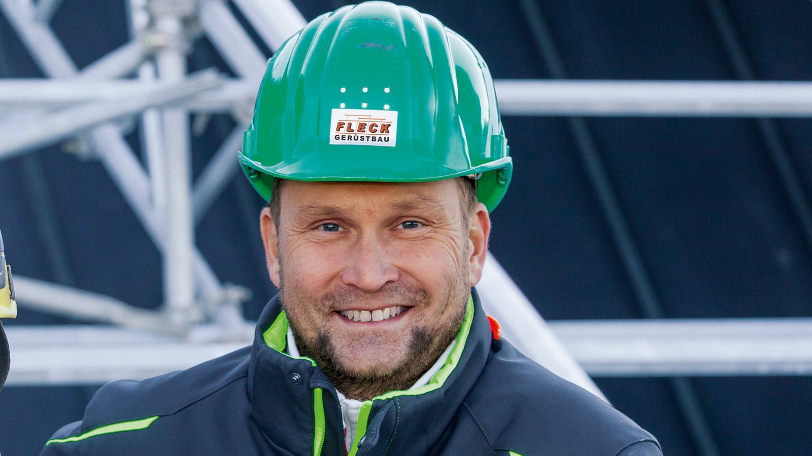 Bei PERI ist 1 + 1 = 2, das vereinfacht die Einrüstung komplexer Geometrien