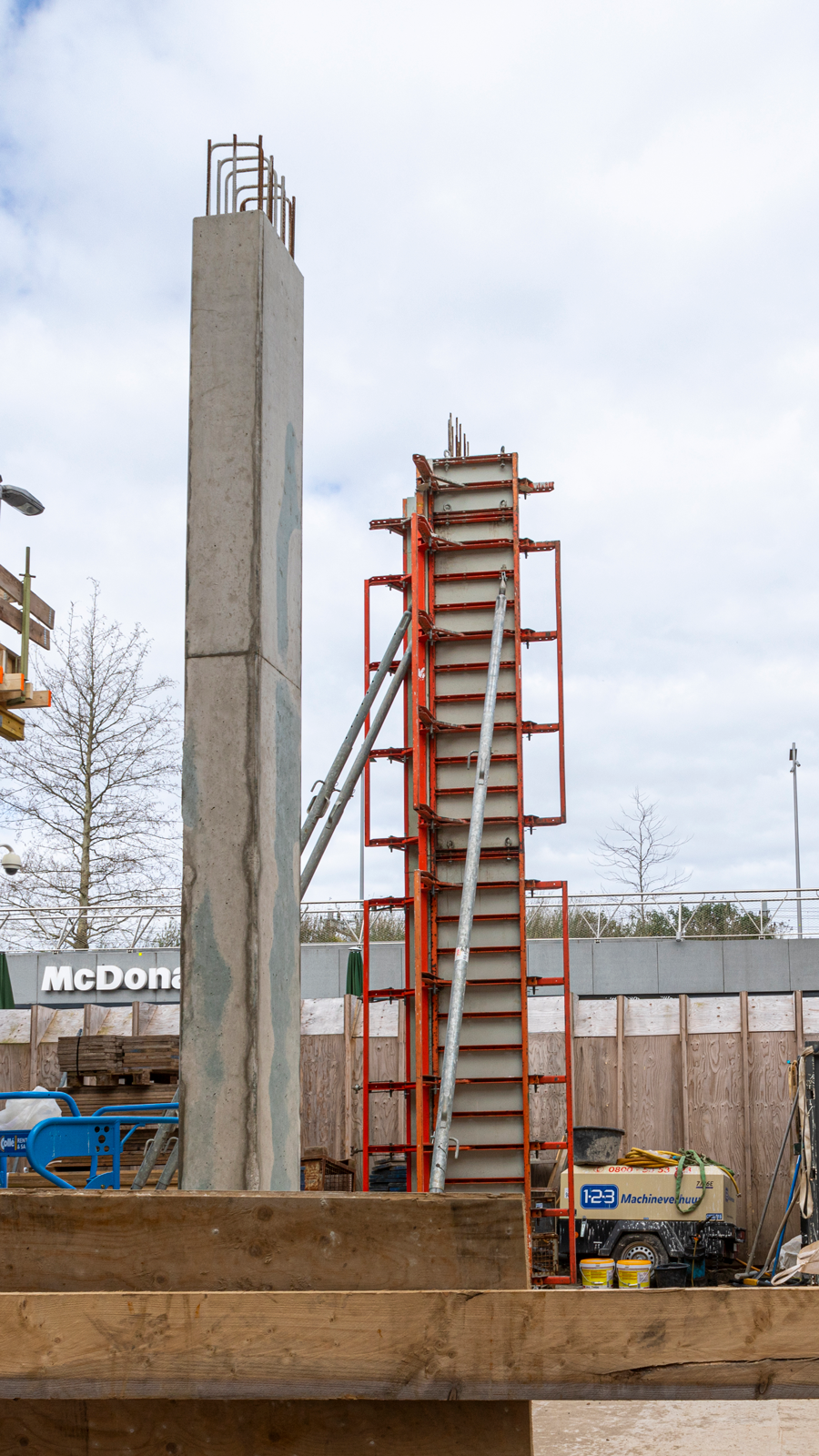 Gladde, strakke betonwanden is het eindresultaat.<br/>Er worden hogere oppervlakte klasses met het QUATTRO systeem behaald.<br/>