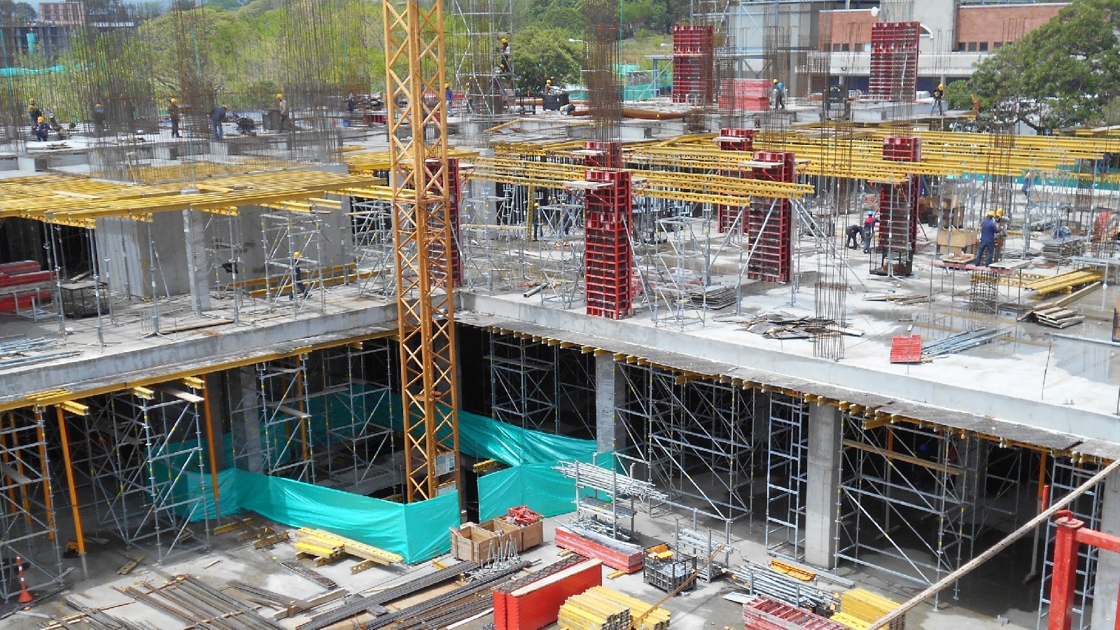 El sistema de torres de carga PERI UP Flex permite modular torres desde 25cm hasta 3.0m, garantizando en todo momento la optimización de uso de material, tanto por capacidad de carga como por espacio disponible en obra. 