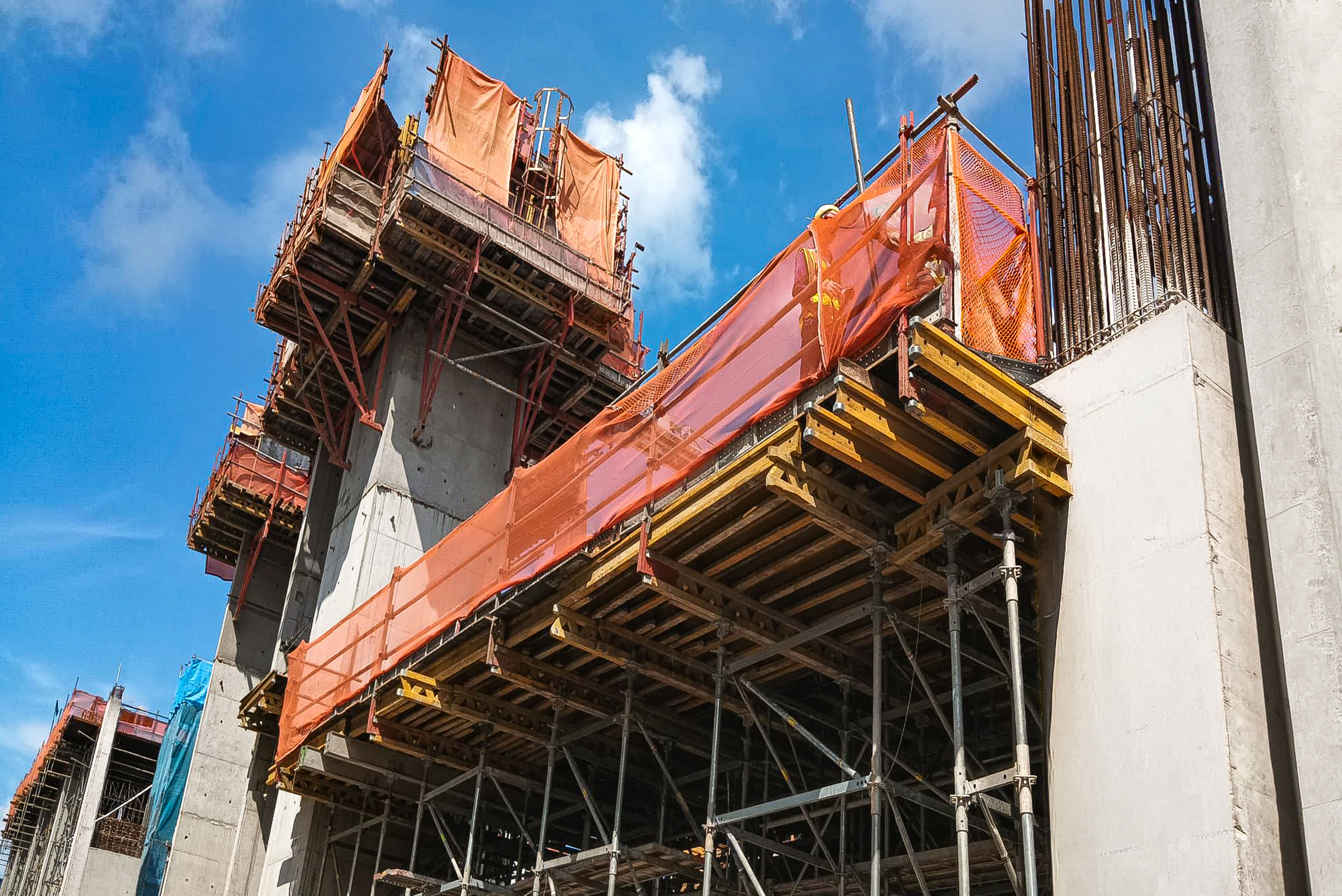 CB Climbing Formwork for corewalls + PERI UP MD (PS100 Shoring) for shoring